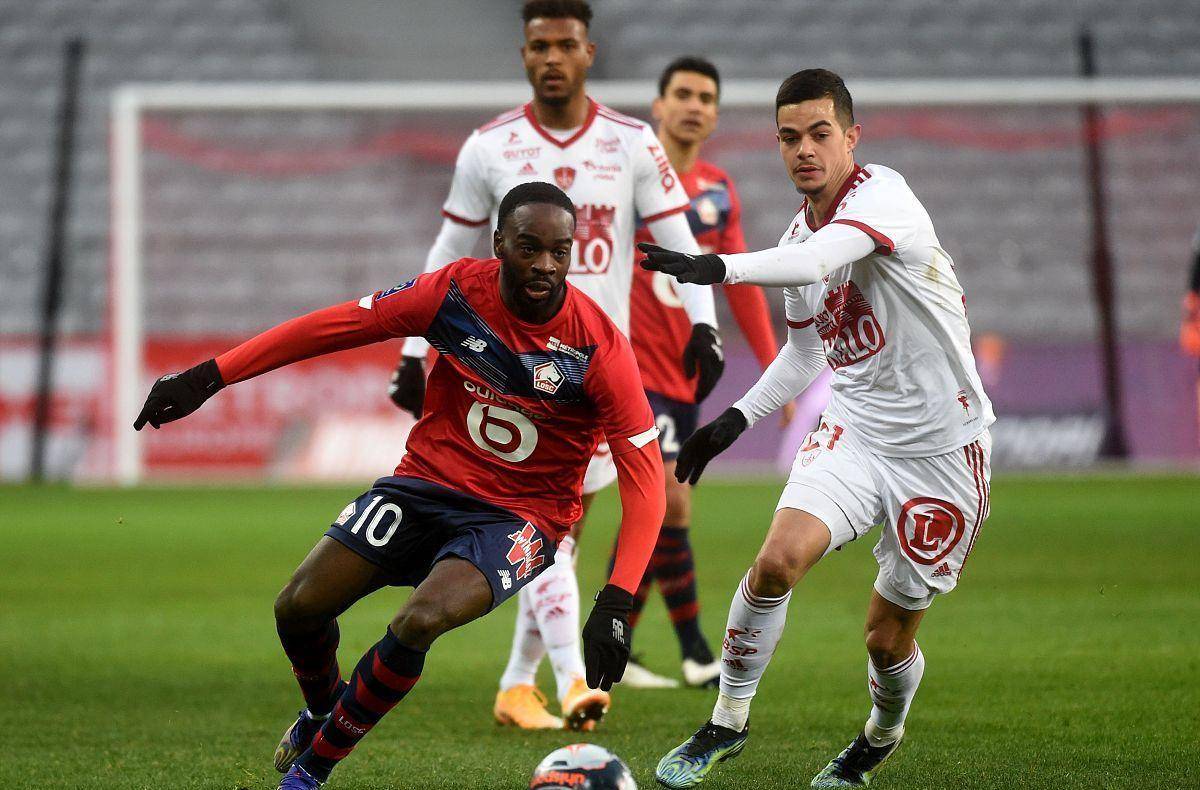 着他对球队 着他对球队